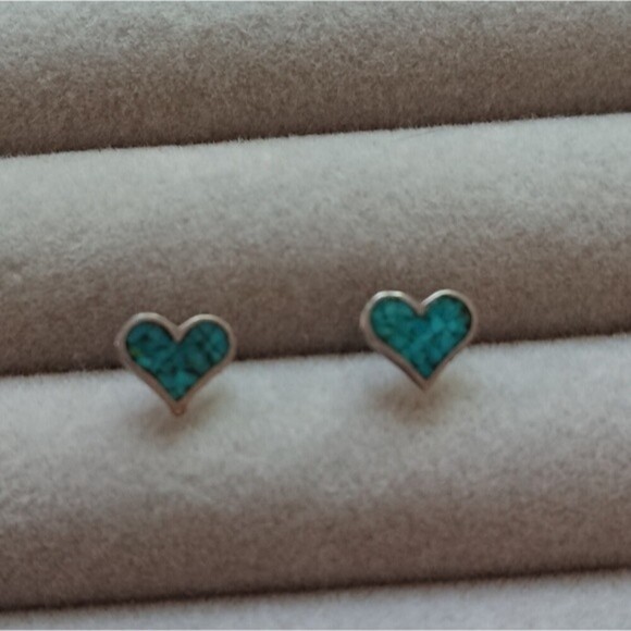 Turquoise Heart Studs 925 silver earrings - Picture 5 of 8